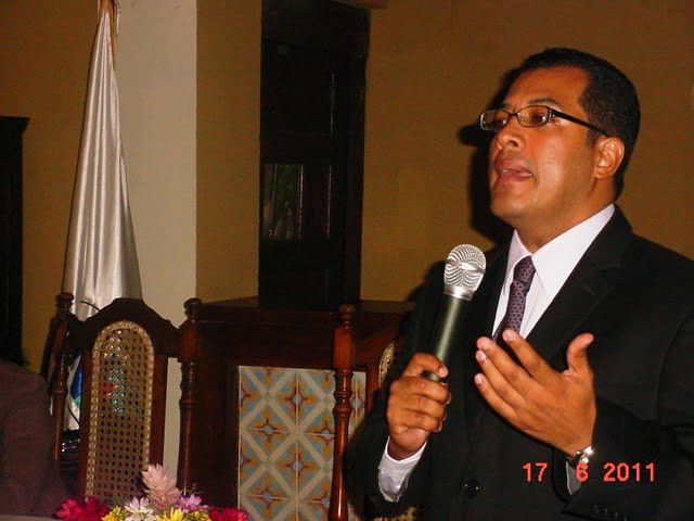 Dr. Felix Maradiaga